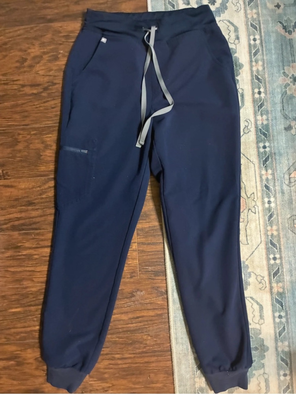 Figs women Navy Jogger Sweatpants with Contrast Drawstring